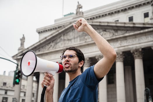 Antifašismus v ČR: Vliv na Politiku, Zákony a Veřejnost